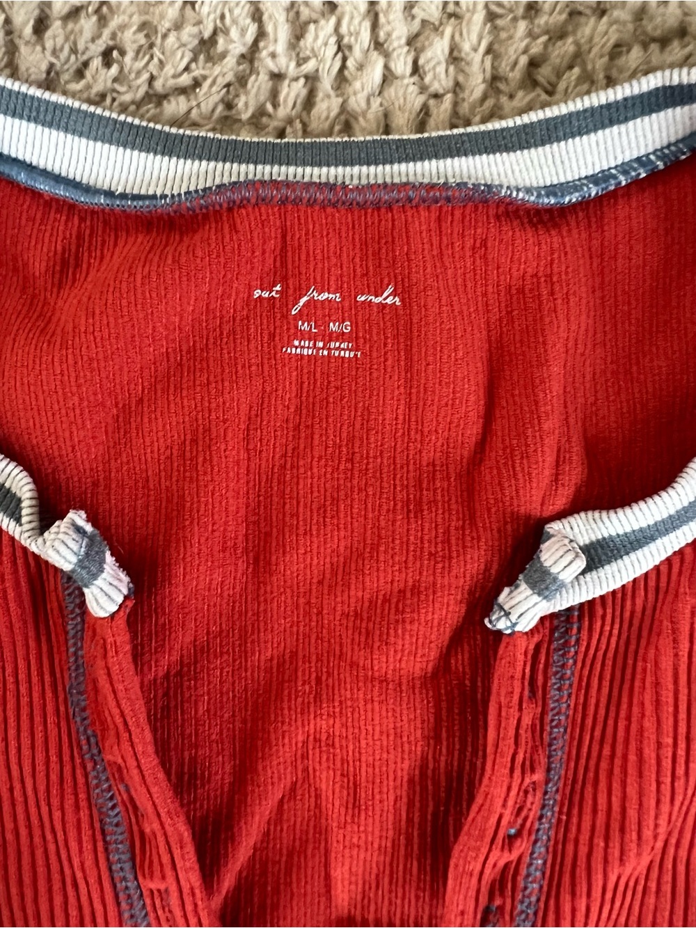 Red Ribbed V-Neck Crop with Contrast Trim - Picture 2 of 2